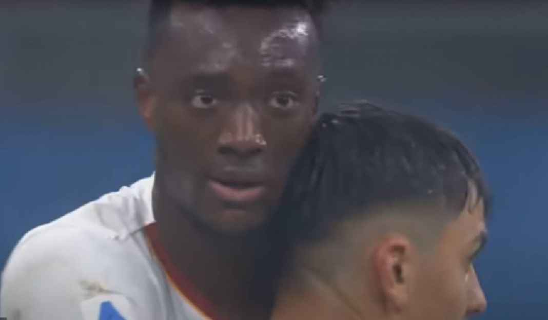 Ekspresi Tammy Abraham Usai Bantu Roma Tahan Imbang AC Milan Maaf Nih, Tammy Abraham Belum Habis!