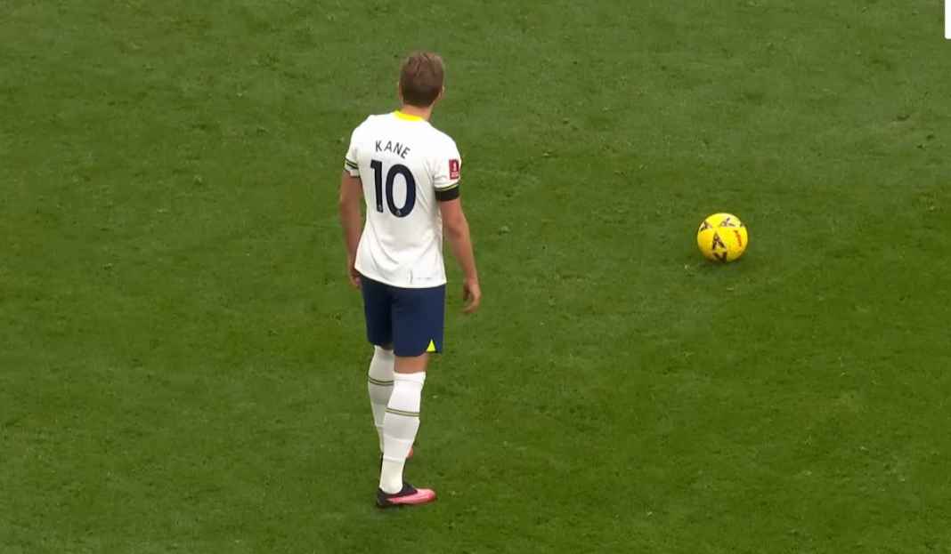 Harry Kane mungkin bertahan di Spurs Entah Loyal Atau Tak Punya Ambisi, Harry Kane Bakal Perpanjang Kontrak di Tottenham!