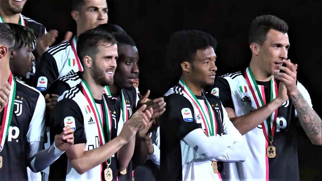 Juventus Para pemain Juventus dalam perayaan Scudetto tahun 2019