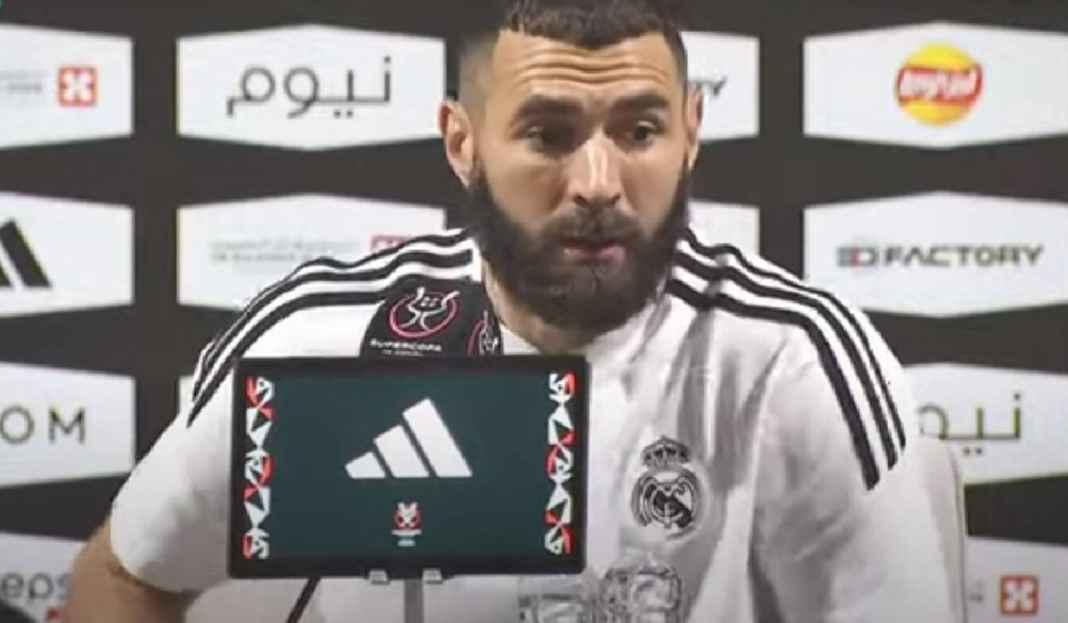 Karim Benzema Sedang Konferensi Pers Jelang Hadapi Barcelona di Supercopa de Espana Karim Benzema Berhasil Bikin Full Senyum Carlo Ancelotti