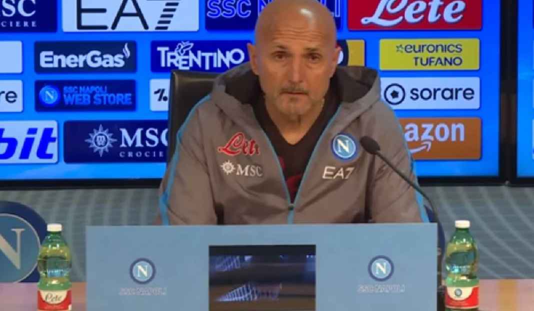 Luciano Spalletti Sedang Wawancara Jelang Lawan Juventus Napoli Favorit Juara Liga Italia, Luciano Spalletti Pilih Merendah