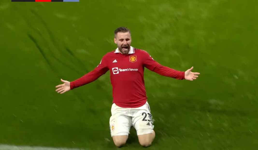 Luke Shaw ubah kebijakan Manchester United Borussia Monchengladbach
