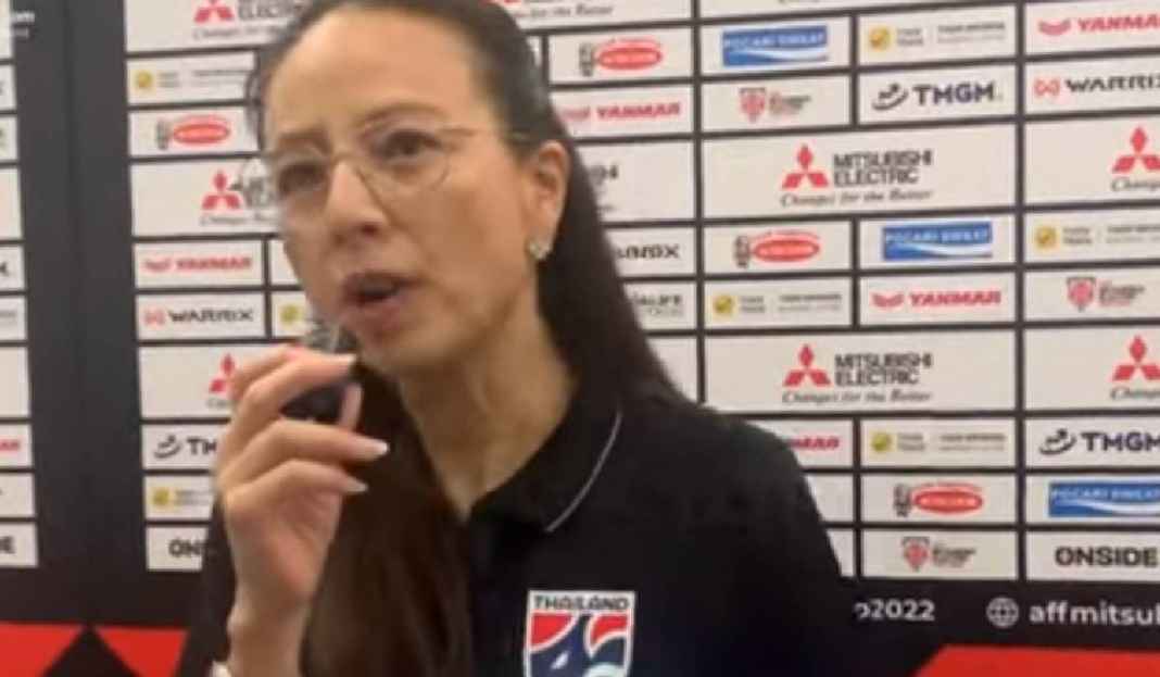 Madam Pang Sedang Wawancara Kepada Awak Media Jelang Semifinal Piala AFF 2022, Manajer Timnas Thailand Sindir Malaysia Gegara Konser Jay Chou