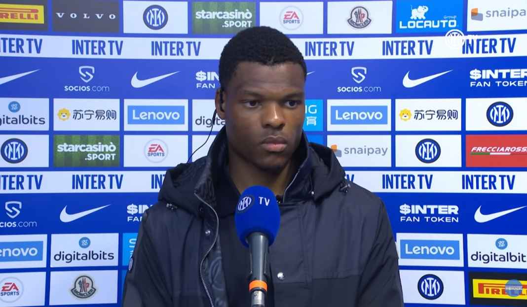 Manchester United terus kontak Denzel Dumfries Manchester United Terus Jalin Kontak Dengan Bek Inter Meski Harganya Memberatkan