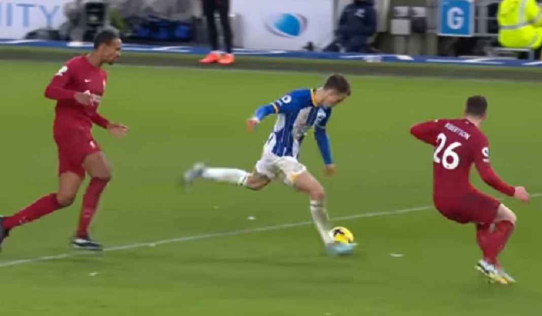 Pemain Liverpool Saat Melawan Brighton Liverpool Mulai Butut, Jordan Henderson Ngedumel!