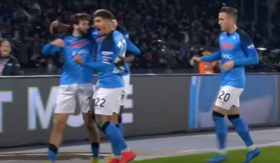 Pemain Napoli Sedang Melakukan Selebrasi Usai Victor Osimhen Cetak Gol Gokil! Napoli Sudah Dapat Ucapan Selamat Juara Serie A dari Pelatih Top