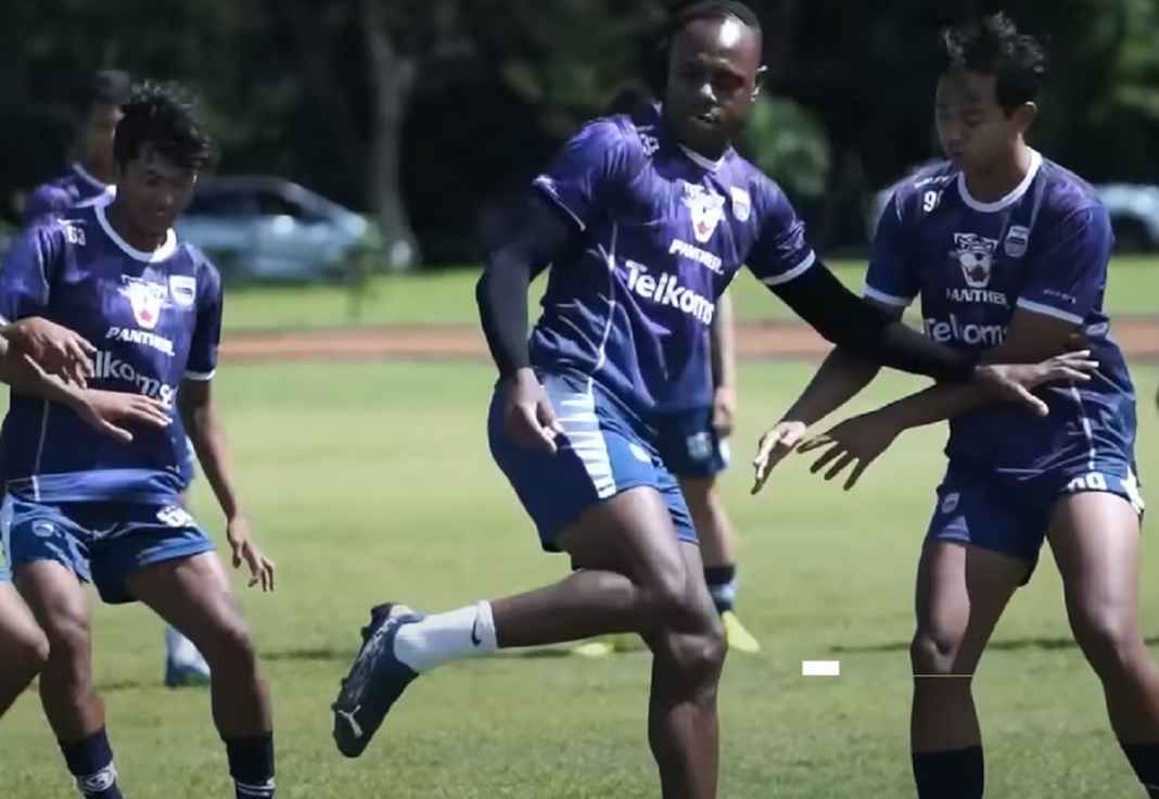 Persib Bandung Latihan Jelang Menjamu Persija Jakarta Persib Bandung Latihan Jelang Menjamu Persija Jakarta