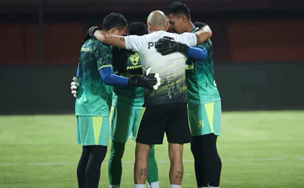 Sesi Latihan Persib Jelang Hadapi Madura United Sesi Latihan Persib Jelang Hadapi Madura United