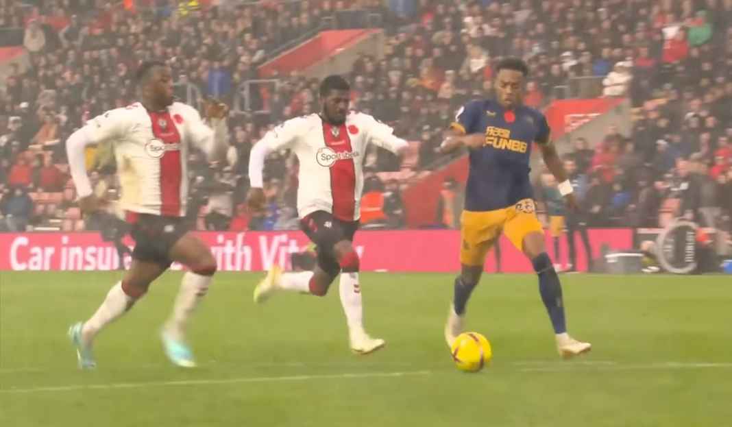 Southampton saat menghadapi Newcastle United Semifinal Piala Liga : Newcastle United Harap Ulang Hasil November Lalu di St Mary's