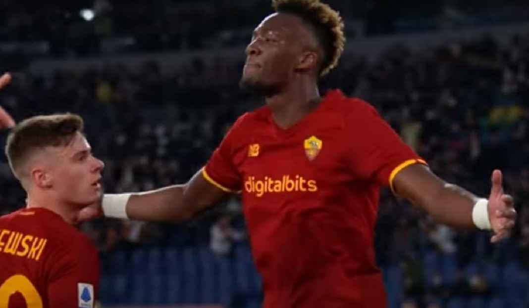 Tammy Abraham Melakukan Selebrasi Usai Cetak Gol Menanti Ketajaman Tammy Abraham di AS Roma