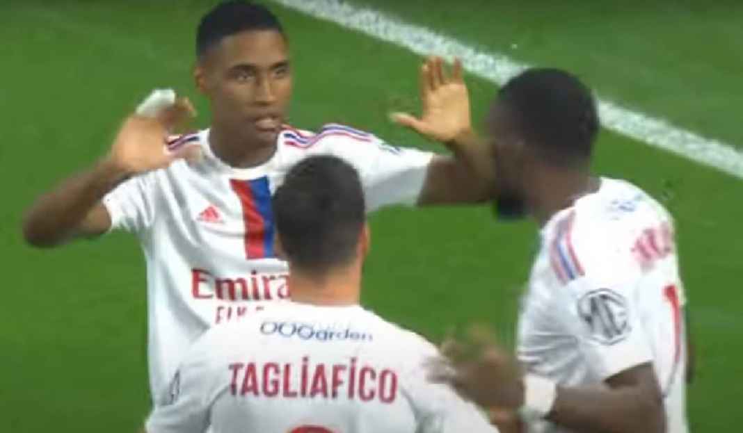 Tete Saat Masih Membela Lyon ambah Amunisi, Leicester City Berhasil Gaet Tete!