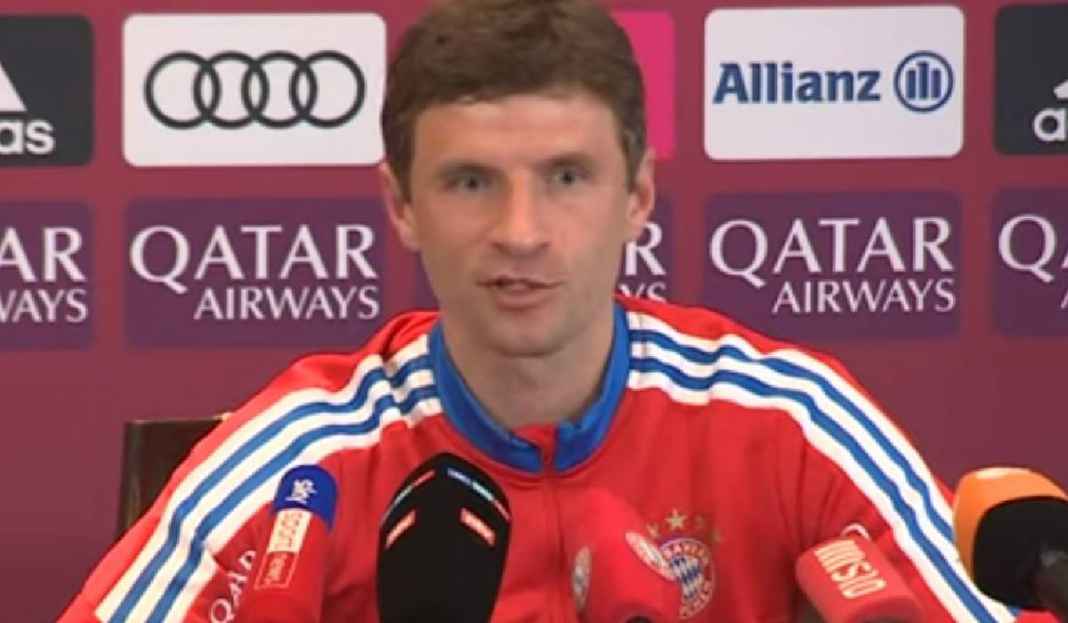 Thomas Muller Sedang Ikuti Konferensi Pers Thomas Muller Jadi Striker, Legenda Bayern Munchen: Jangan Ngawur Julian Nagelsmann!