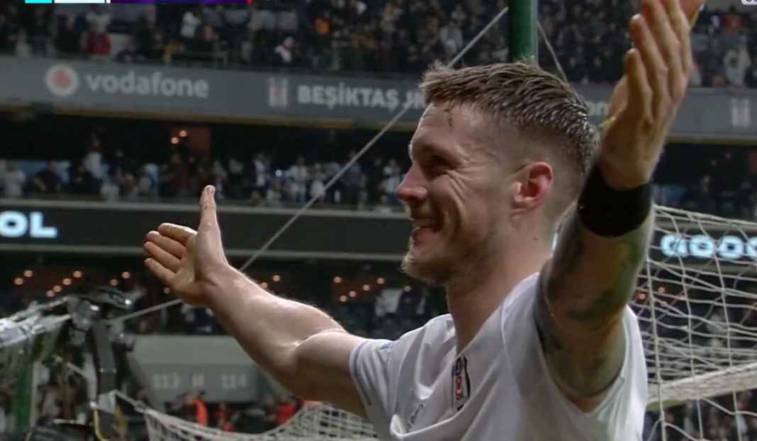 Wout Weghorst cetak gol bagi Besiktas Striker Manchester United Jadi Siapa Nih, Vincent Aboubakar Atau Wout Weghorst?