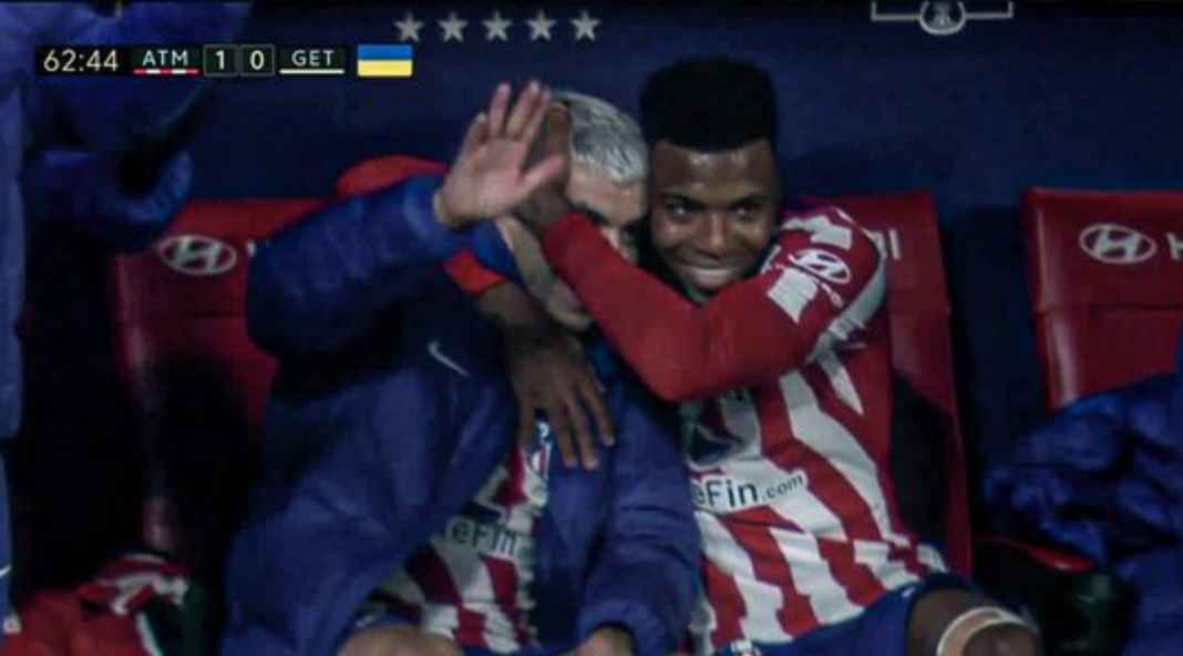 Angel Correa yang merayakan golnya di bangku cadangan dalam laga antara Atletico Madrid vs Getafe Angel Correa yang merayakan golnya di bangku cadangan dalam laga antara Atletico Madrid vs Getafe
