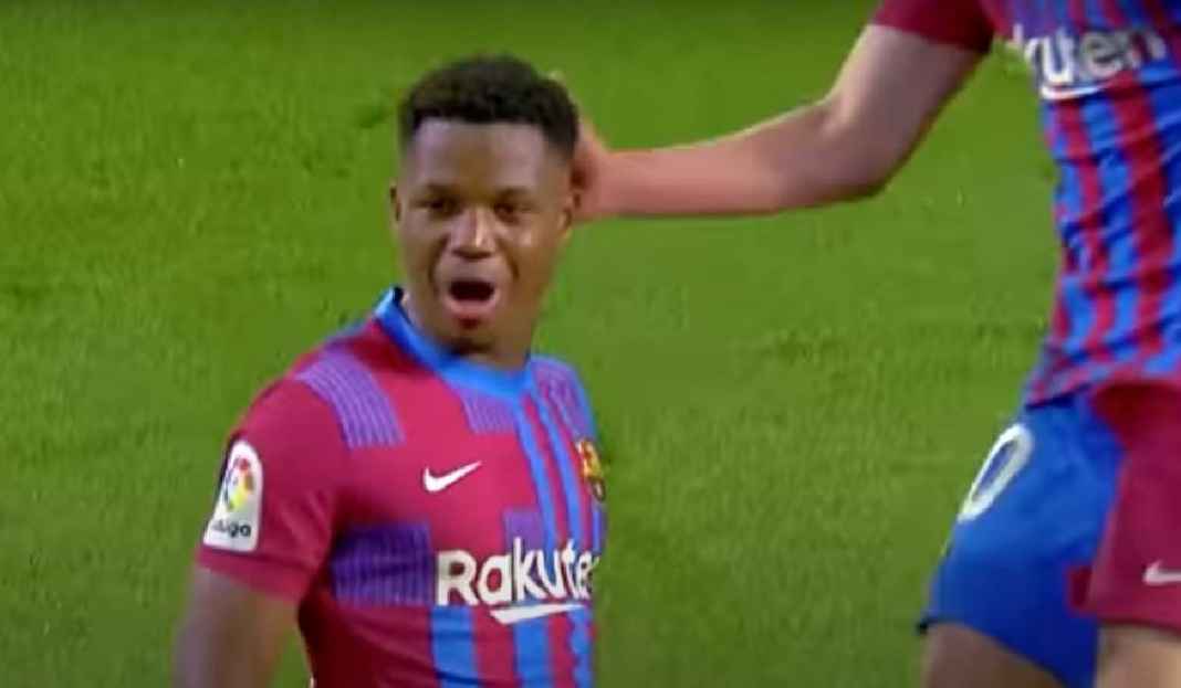 Ansu Fati Usai Mencetak Gol untuk Barcelona Ansu Fati Diminati Klub Top, Xavi Hernandez: Nggak Dijual Bos!
