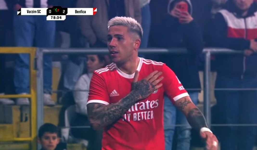 Enzo Fernandez rayakan gol di Benfica 10 Transfer Masuk Termahal Premier League, Enzo Fernandez Pecah Rekor Transfer!