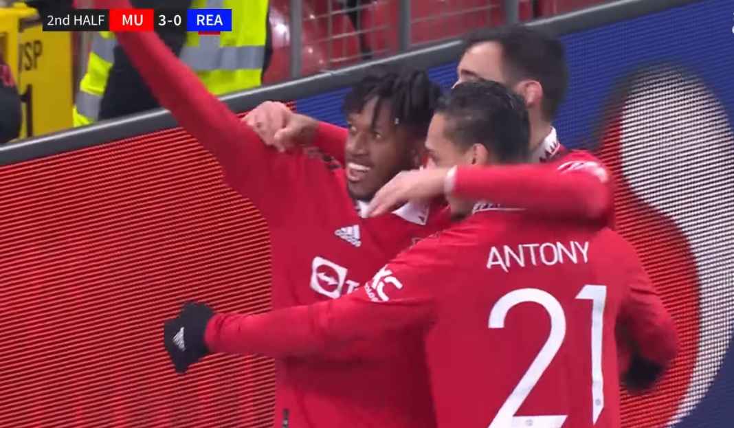 Fred ketika rayakan gol ke gawang Reading Fred ketika rayakan gol ke gawang Reading