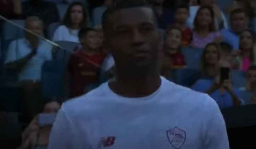 Georginio Wijnaldum Saat Dikenalkan ke Fans AS Roma Mantap, Georginio Wijnaldum Beri Kabar Baik untuk Fans AS Roma