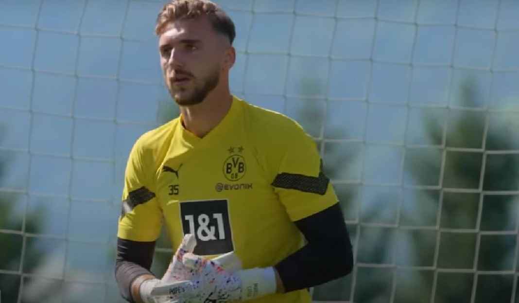 Gregor Kobel Si Penyelamat Borussia Dortmund Lawan Chelsea!