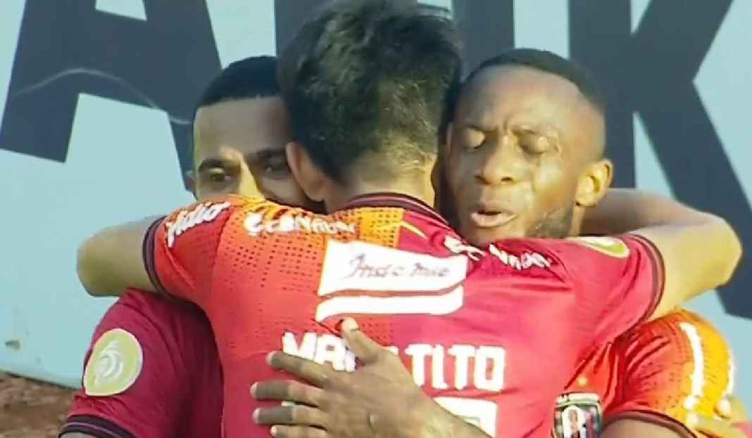 Hasil Bali United vs Persebaya Surabaya Hasil Bali United vs Persebaya Surabaya di Liga 1: Akhiri Tren Buruk, Serdadu Tridatu Tekuk Bajul Ijo dengan Skor Telak!
