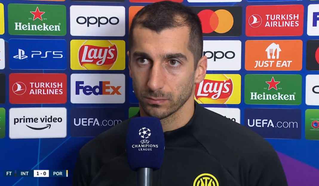 Henrikh Mkhitaryan di konferensi pers Henrikh Mkhitaryan Puji Dampak Romelu Lukaku Usai Golnya ke Gawang FC Porto