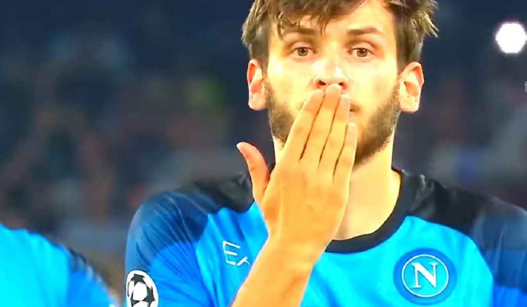 Khvicha Kvaratskhelia memperkuat Napoli di Liga Champions Napoli Pasang Harga Selangit untuk Khvicha Kvaratskhelia