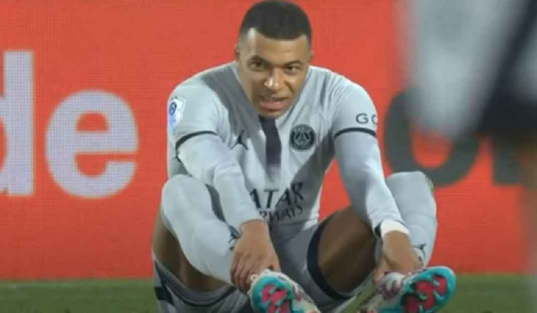 Kylian Mbappe Meringis Kesakitan Saat Lawan Montpellier Alasan Julian Nagelsmann Nggak Percaya Kylian Mbappe Absen di Liga Champions