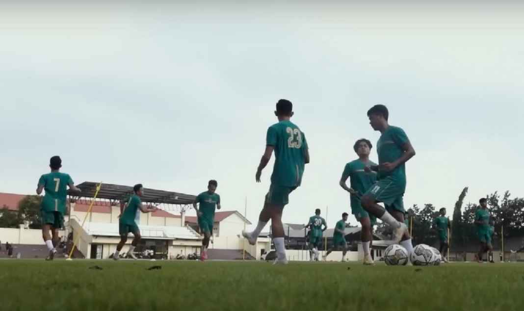 Latihan Persebaya Surabaya Jelang Menjamu Borneo FC Latihan Persebaya Surabaya Jelang Menjamu Borneo FC