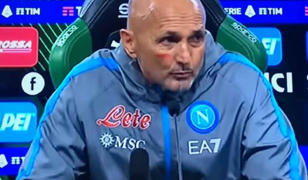 Luciano Spalletti Sedang Konferensi Pers Setelah Napoli Kontra Sassuolo Napoli OTW Juara Liga Italia, Luciano Spalletti: Harap Tenang!
