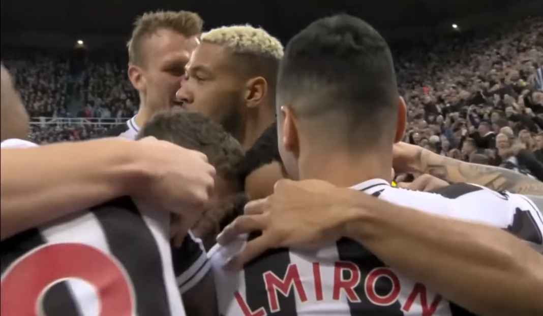 Newcastle rayakan gol ke gawang West Ham Prediksi Liga Inggris : Newcastle Tak Pernah Kalah di Tujuh Laga Kontra Mantan Tim Eddie Howe