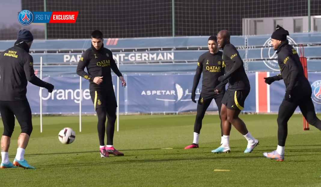 PSG latihan jelang kontra Bayern Prediksi Paris Saint-Germain vs Bayern Munchen : Performa Les Parisens Sedang Jeblok!