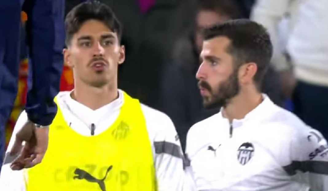 Pemain Valencia Melakukan Pemanasan Jelang Kontra Getafe Tanda-tanda Valencia Bakal Degradasi dari Liga Spanyol