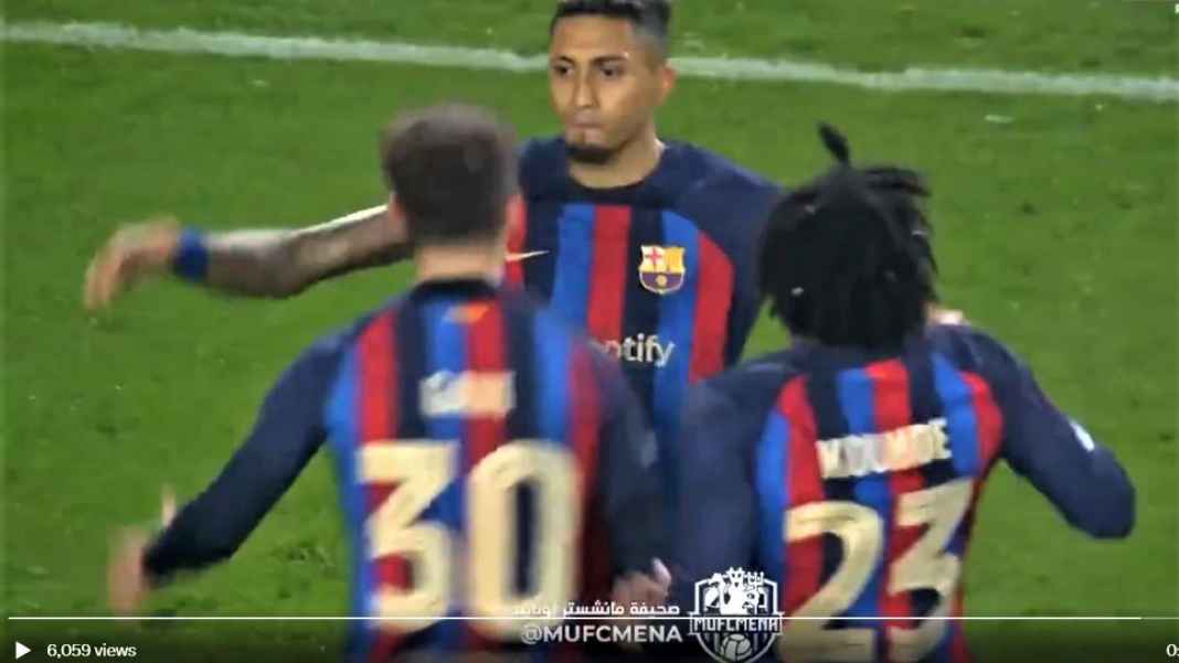 Lewandowski yang Cetak Gol, Raphinha yang Dipeluk Pemain Barcelona