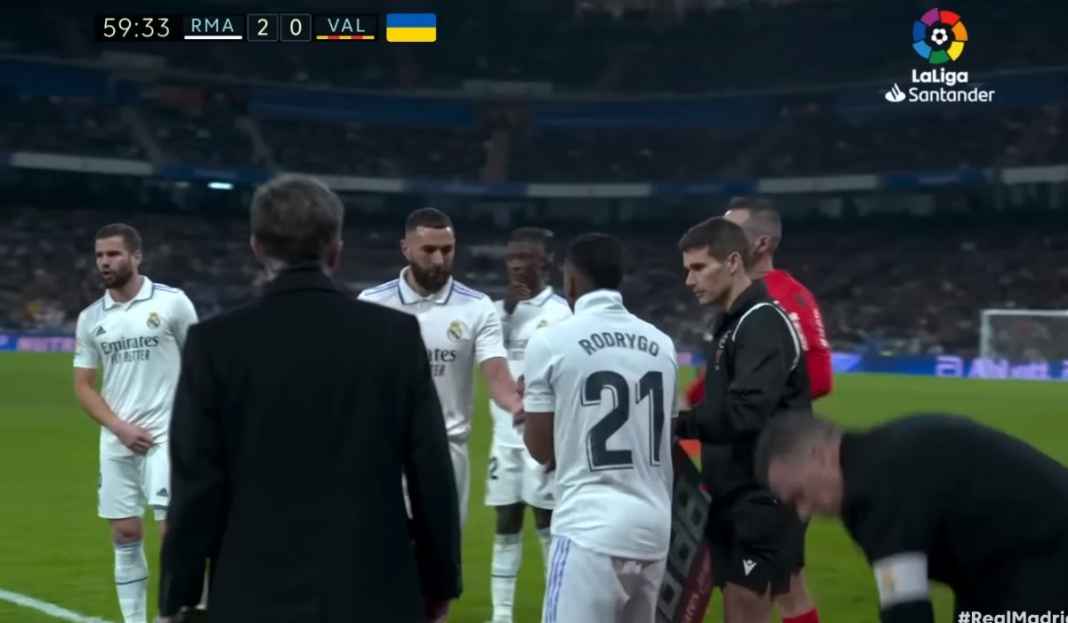 Real Madrid saat melawan Valencia Starting XI Real Madrid : Toni Kroos dan Luka Modric Dicadangkan, Ada Apa?