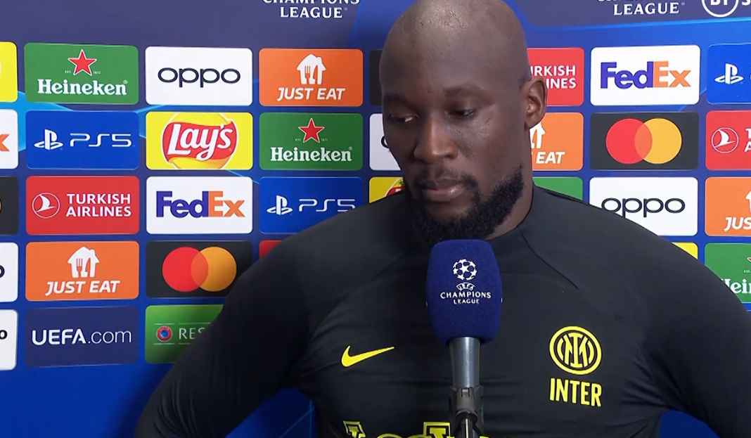 Romelu Lukaku di konferensi pers Romelu Lukaku Lega Akhirnya Cetak Gol Usai Beberapa Bulan Sulit di Inter Milan