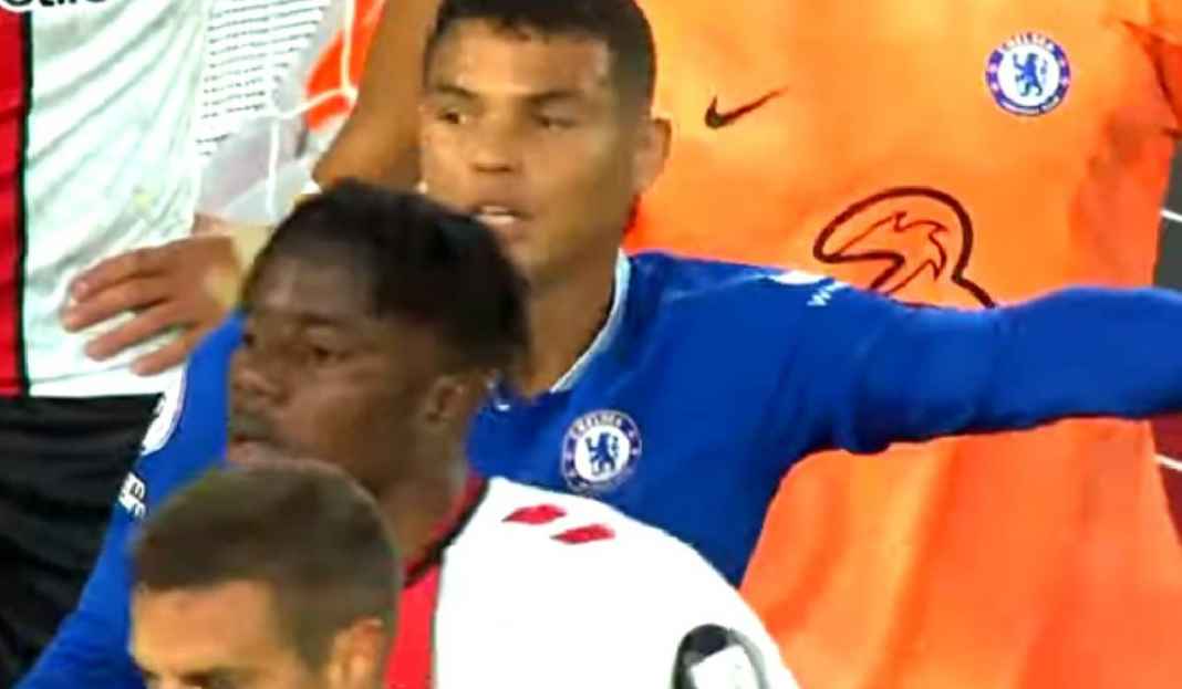 Thiago Silva Memperkuat Laga Chelsea Chelsea Belum Siap Berpisah dengan Bek Veteran Asal Brasil