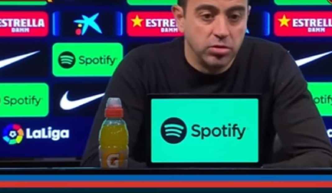 Xavi Hernandez Sedang Konferensi Pers Xavi Hernandez Pilih Merendah Soal Perburuan Gelar Liga Spanyol
