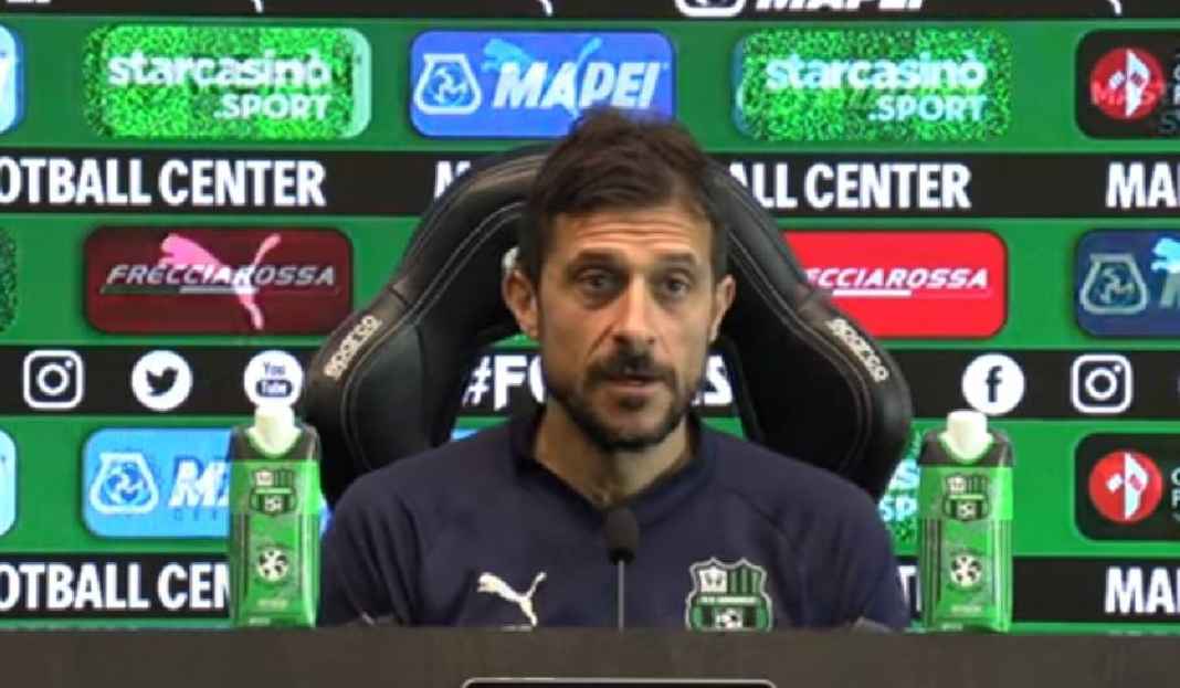 Alessio Dionisi Sedang Konferensi Pers Pelatih Sassuolo Tanggapi Kemenangan di Kandang AS Roma