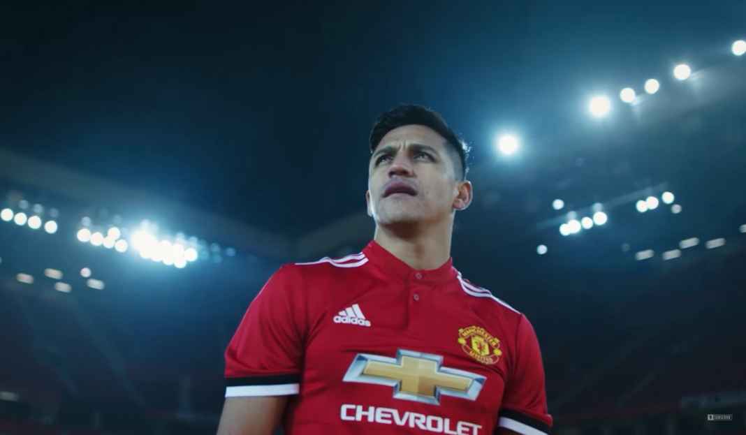 Alexis Sanchez saat diperkenalkan sebagai pemain Manchester United Alexis Sanchez Dirayu Jose Mourinho Dengan Ini Agar Bersedia Gabung Manchester United