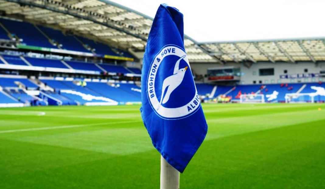 Bendera Logo Klub Brighton di Amex Stadium Brighton Mulai Berani Tampung Pemain dari Klub Top Inggris