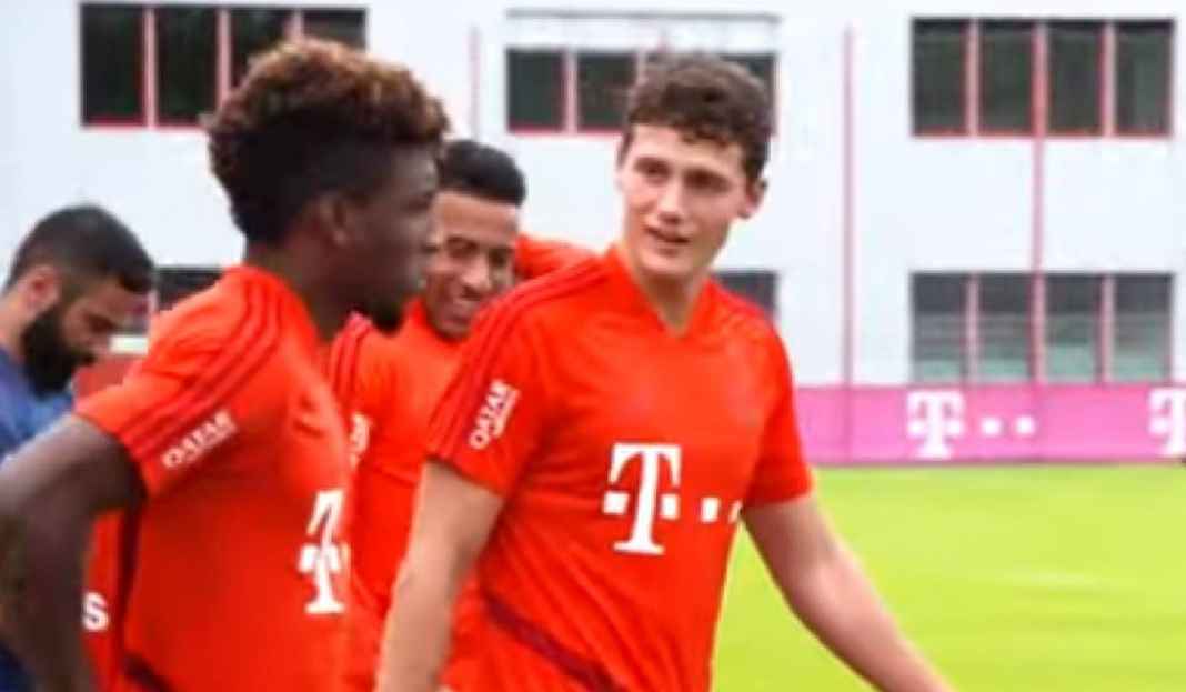 Benjamin Pavard Latihan di Bayern Munchen Benjamin Pavard Buka Peluang Bertahan di Bayern Munchen