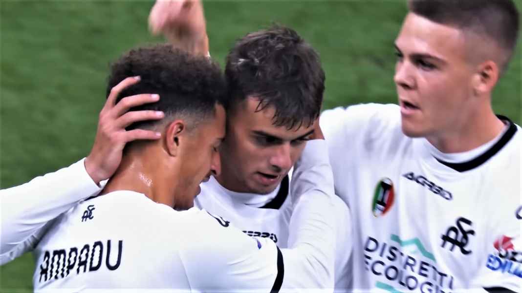 Daniel Maldini, Spezia Daniel Maldini Jalankan Tugas Sebagai Pemain Milan, Curi Poin Inter