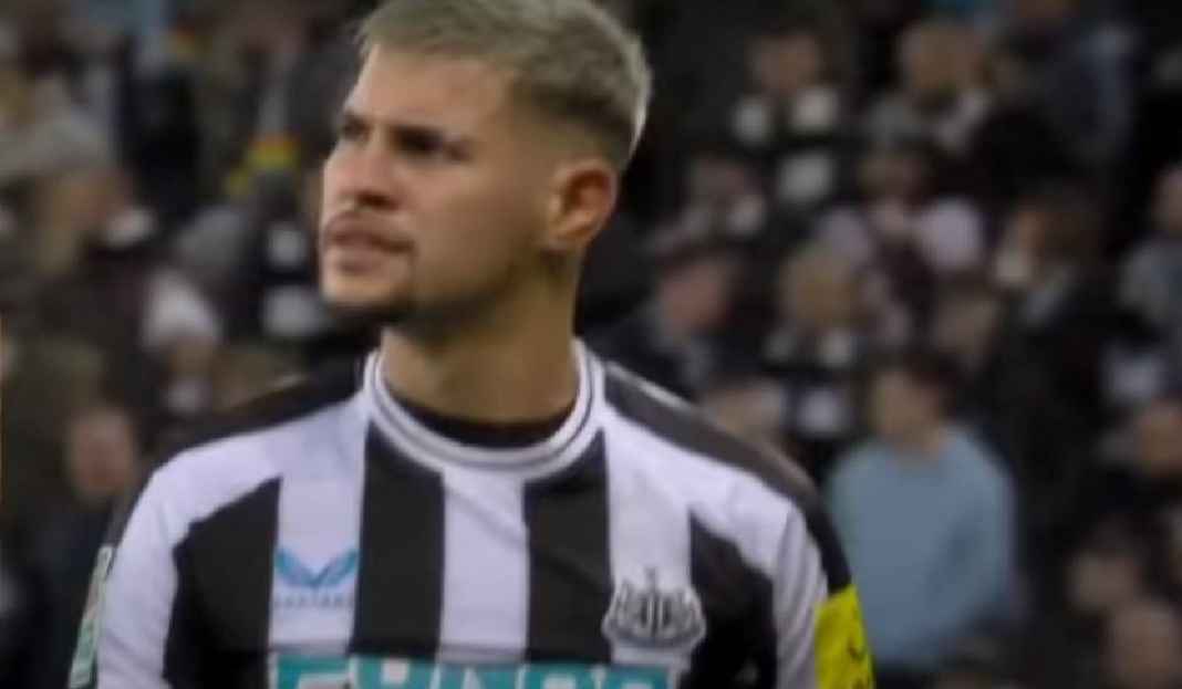 Ekspresi Kecewa Bruno Guimaraes Usia Newcastle United Kalah di Final Piala Liga Real Madrid Ngebet Rekrut Gelandang Kunci Newcastle United