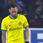 Inter Milan Khawatir Hakan Calhanoglu Bisa Absen Kontra Benfica di Liga Champions
