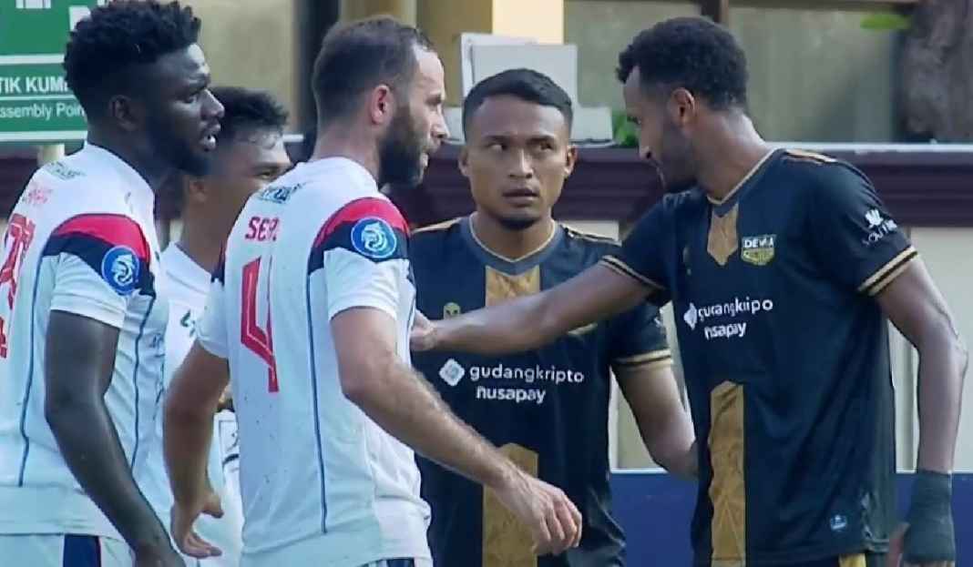 Hasil Arema FC vs Dewa United Hasil Arema FC vs Dewa United di Liga 1: Dua Kiper Tampil Gemilang, Laga Tuntas Imbang