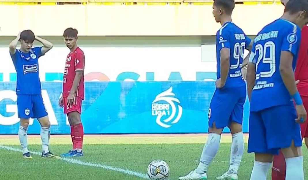 Hasil Persija Jakarta vs PSIS Semarang Hasil Persija Jakarta vs PSIS Semarang di Liga 1: Banjir Kartu Kuning, Riko Simanjuntak Putus Tren Negatif Macan Kemayoran!