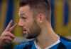 Inter Milan Pertahankan De Vrij