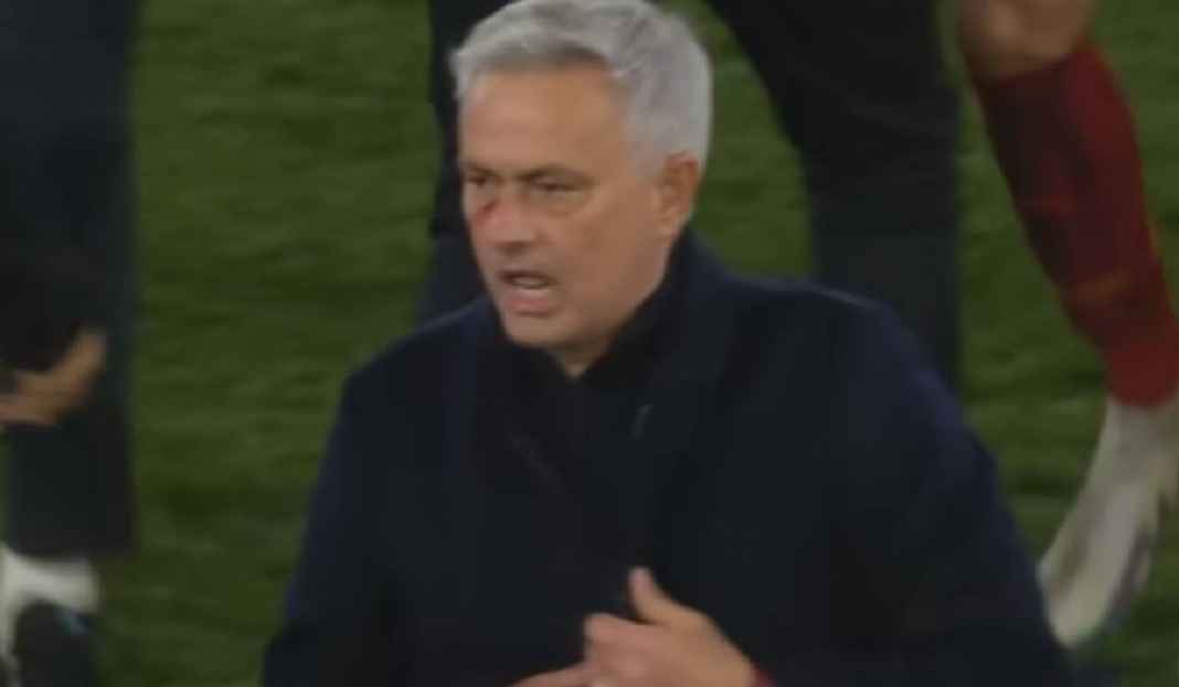 Jose Mourinho Ajukan Permintaan untuk Bertahan di AS Roma