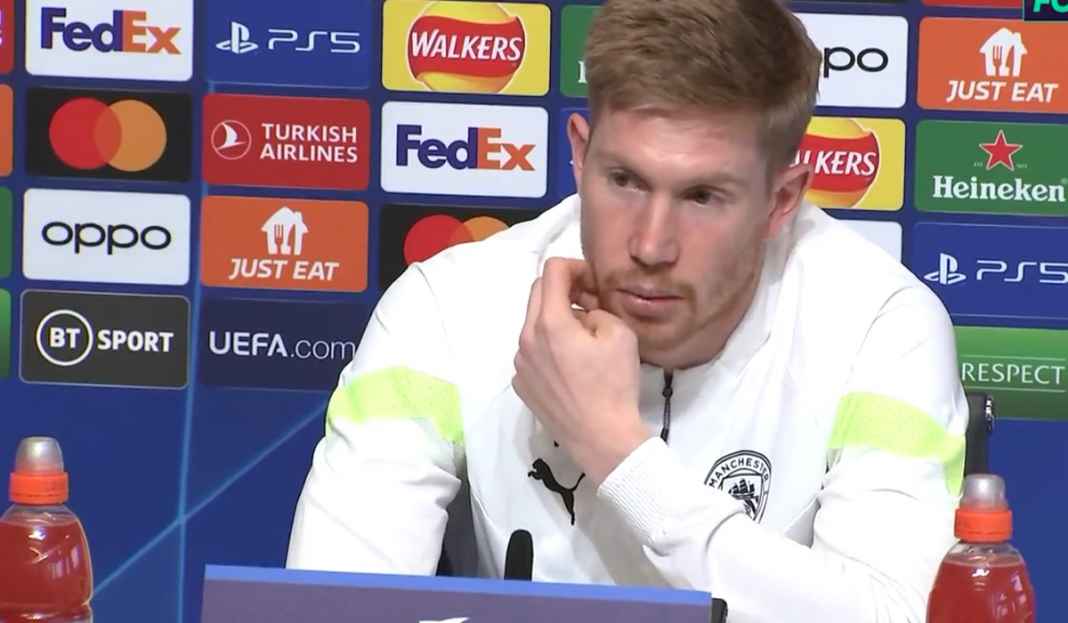 Kevin de Bruyne di konferensi pers Kevin de Bruyne Tegaskan Siap Dimainkan di Manapun Untuk Manchester City