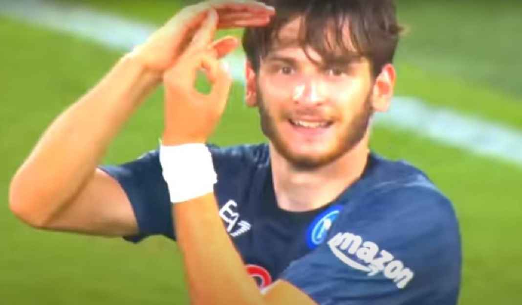 Khvicha Kvaratskhelia Lakukan Selebrasi Usai Cetak Gol untuk Napoli Nih, Sinyal Khvicha Kvaratskhelia Gabung ke Real Madrid